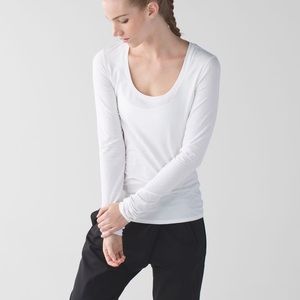 🍋 Lululemon Anahatasana Long Sleeve Tee
in white
